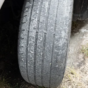 Cara Mengecek Ban Mobil