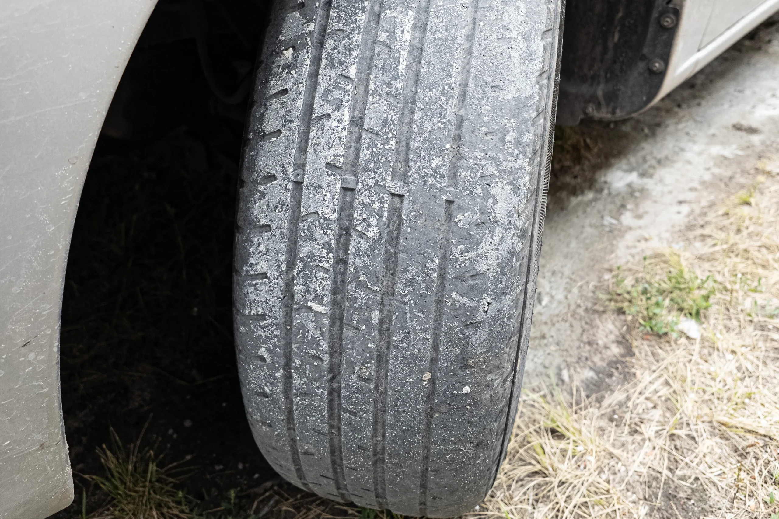 Cara Mengecek Ban Mobil