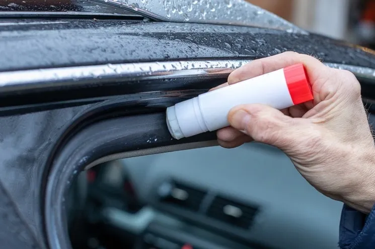 cara mengecek karet pintu